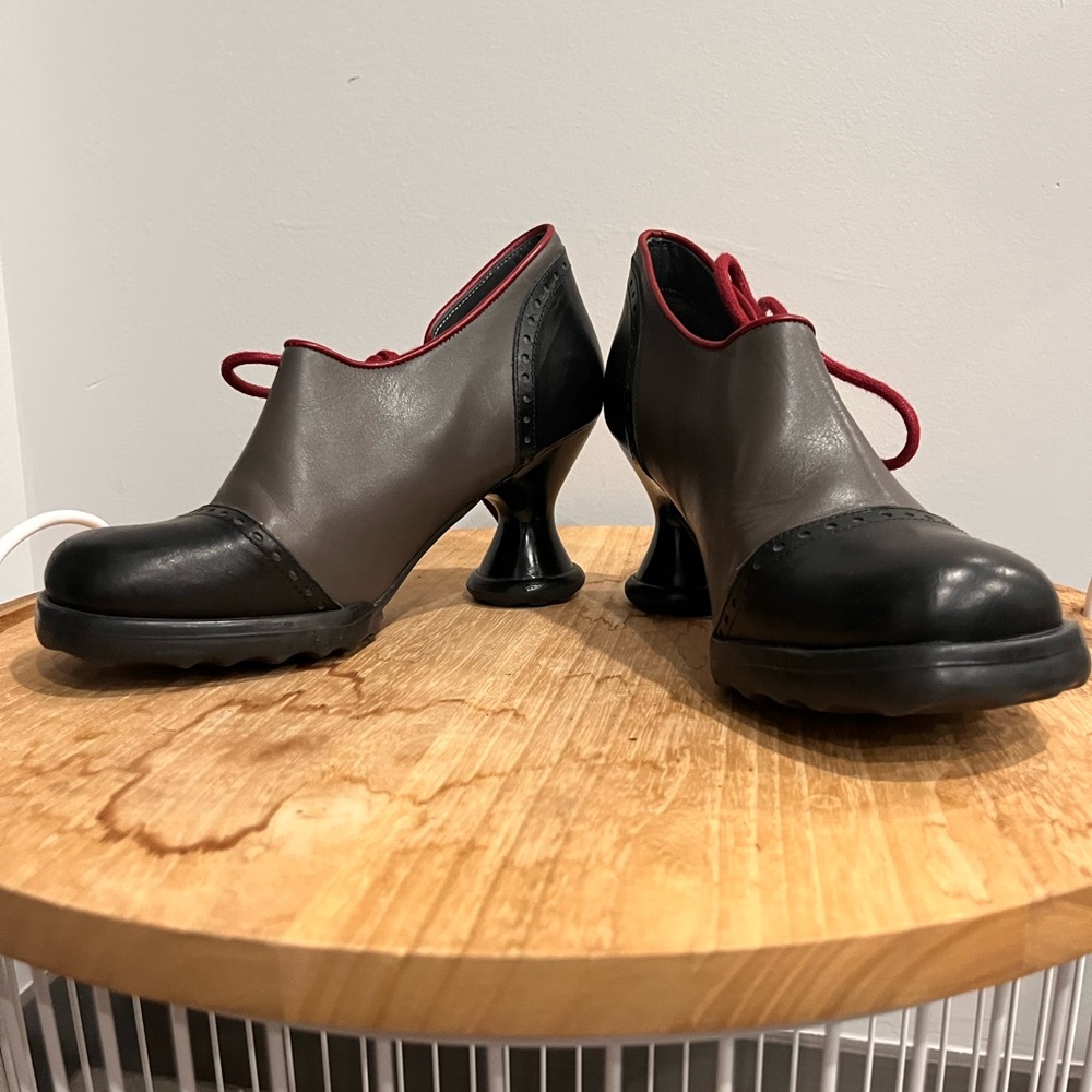 John Fluevog Mini Momo - Picture 2 of 3